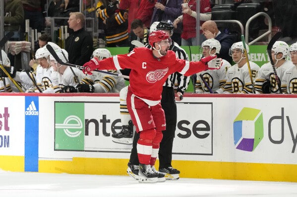 Larkin Perron Copp score in 3rd period as Red Wings win 5 4 to